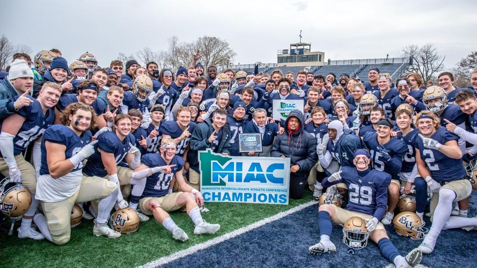 Royals Claim 2013 MIAC Championship Title with 31-7 Defeat of Gustavus